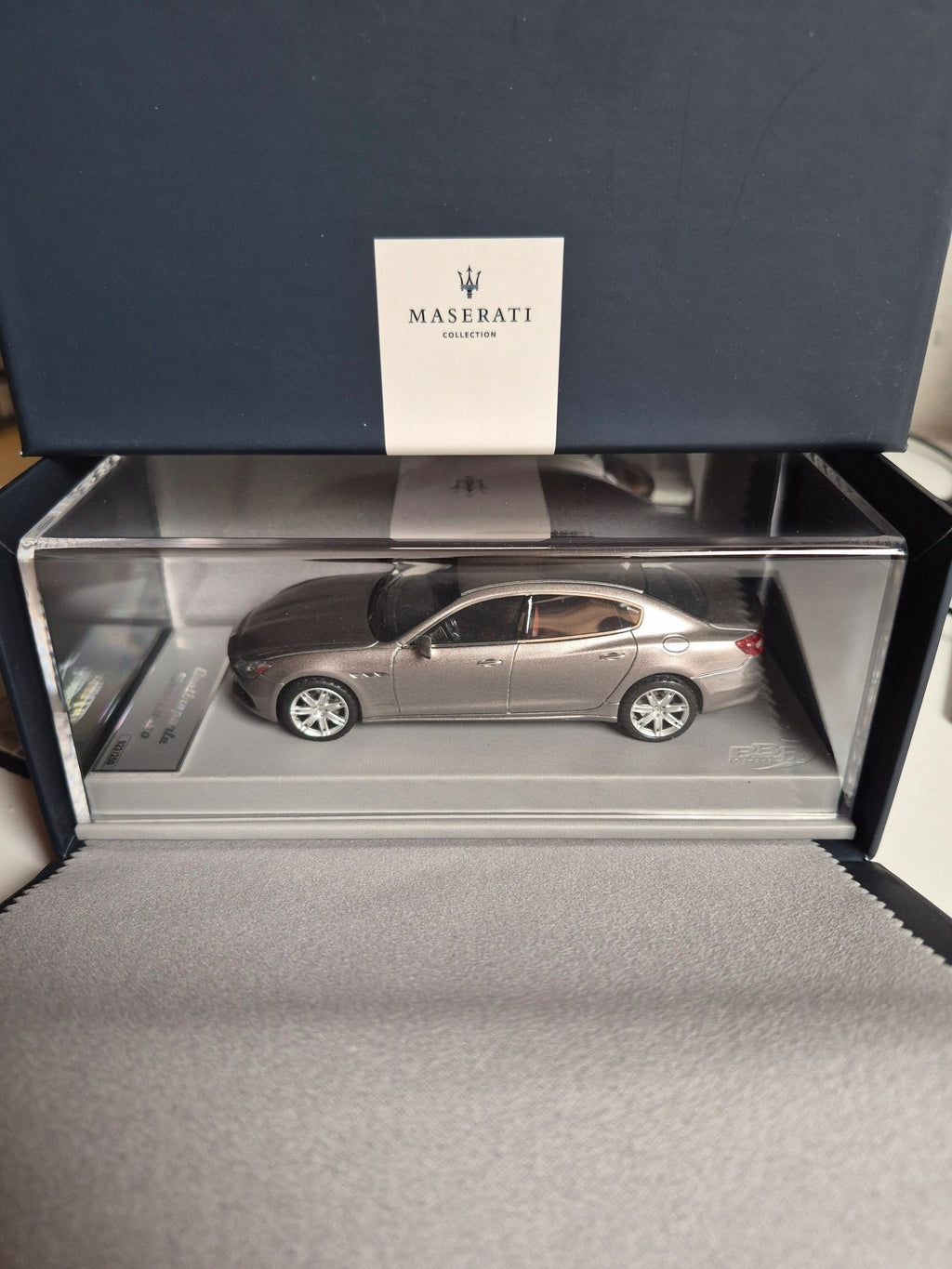 BBR 1:43 - Maserati Quattroporte GranLusso MY17 Grigio