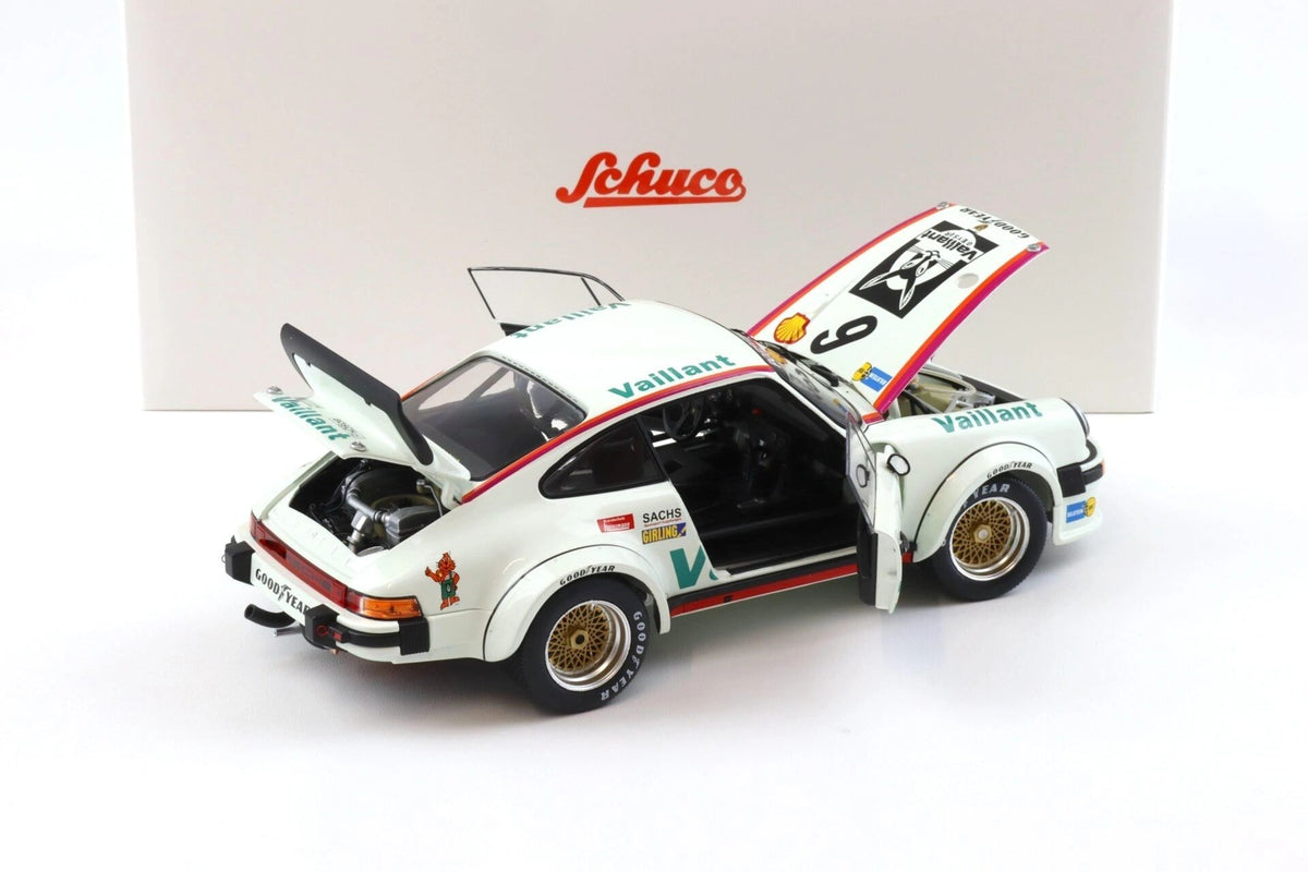 SCHUCO 1:18 - Porsche 934 RSR #6 European GT Championship Norisring 1976 Bob Wollek
