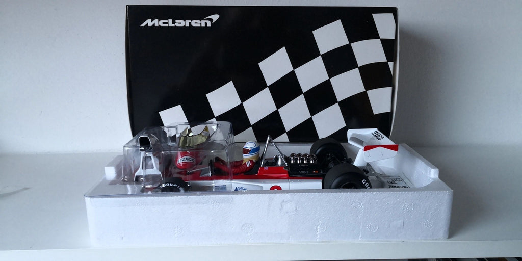 MINICHAMPS 1:18 - McLaren F1 M23 GP Season 1975 Mass open detailed engine