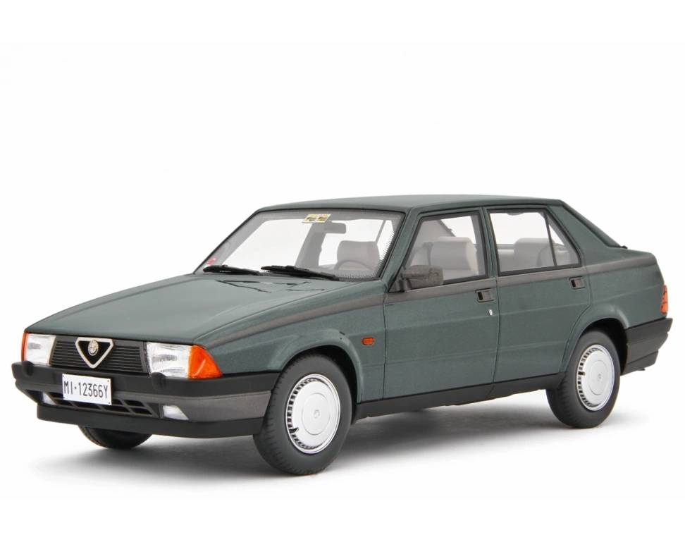 LAUDORACING - 1:18 ALFA ROMEO 75 1.6-1.8i 1985 Verde met.