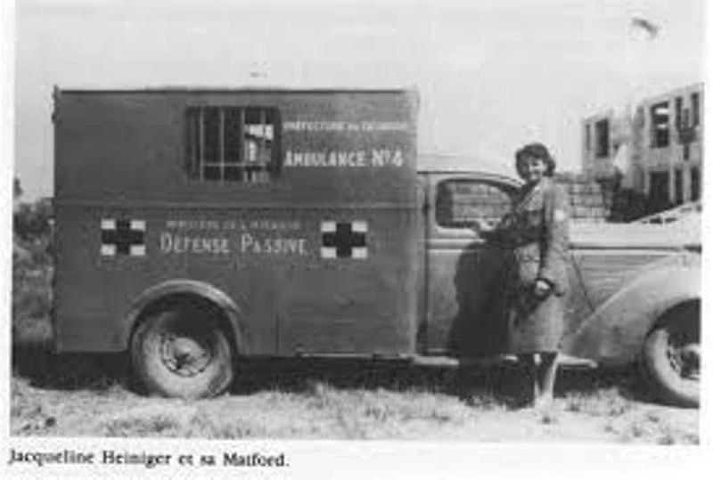 ESDO 1:43 - Matford Ambulance Ville de Bagneux 1947 Resin metal kit to built