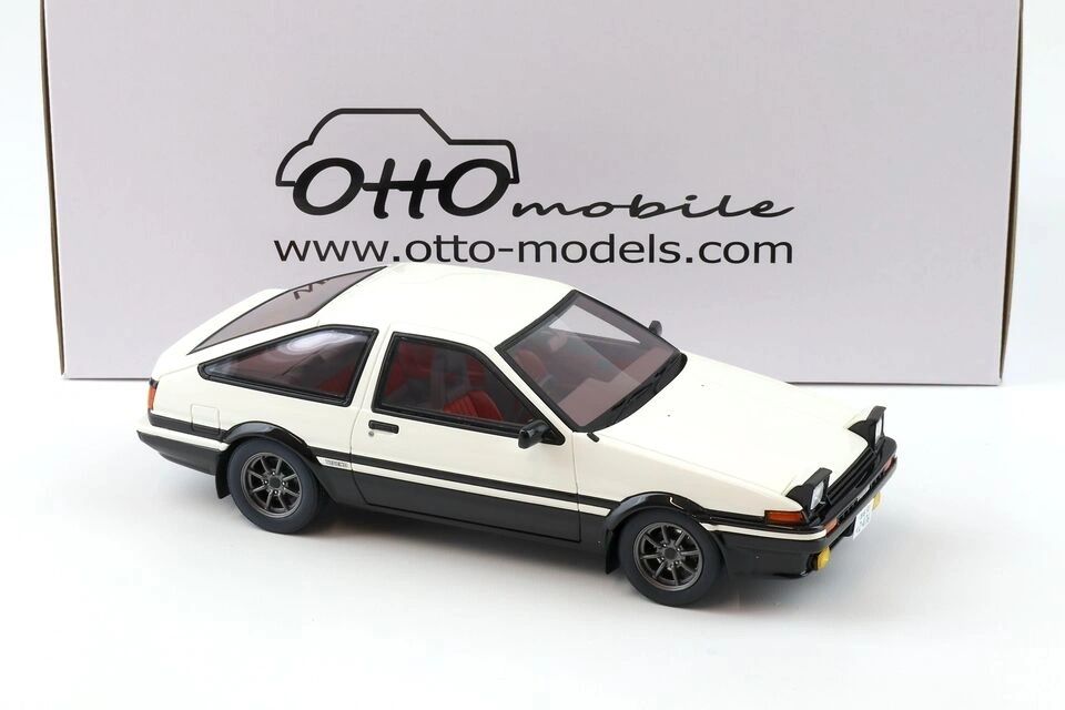OTTOMOBILE 1:18 - Toyota Sprinter Trueno AE86 1985 *lights open* - OT444B