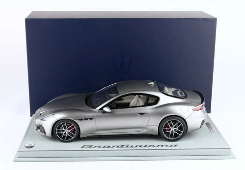 BBR - 1:18 - Maserati Granturismo Trofeo Grigio Maratea w/showcase