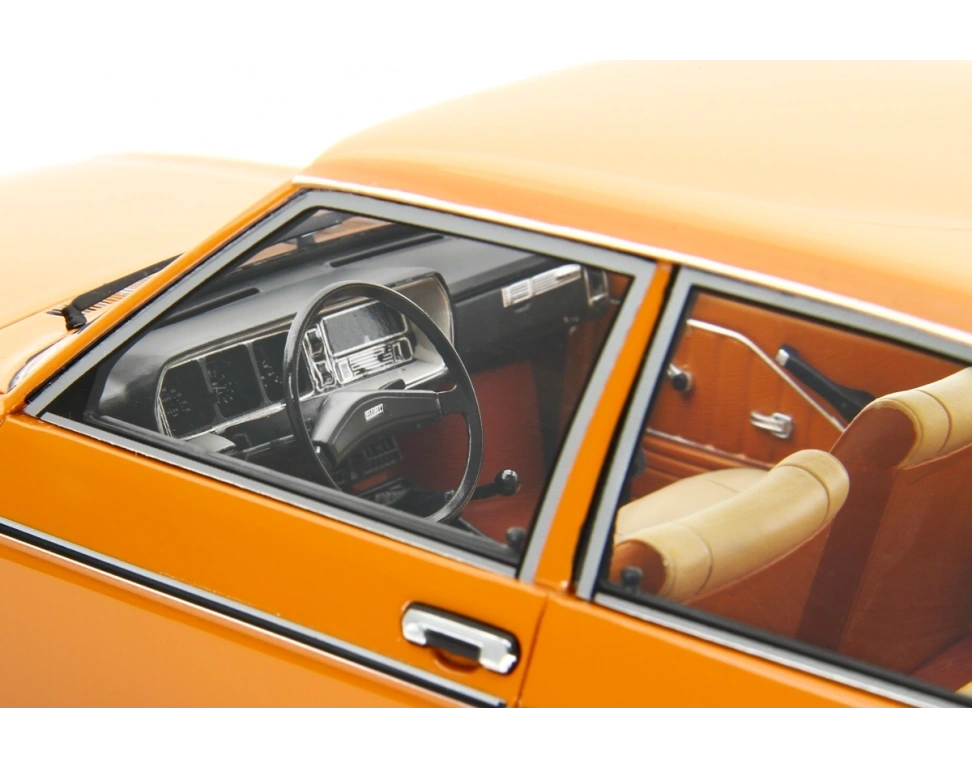 LAUDORACING - 1:18 Fiat 131 1600 Mirafiori Special 1974 Arancio