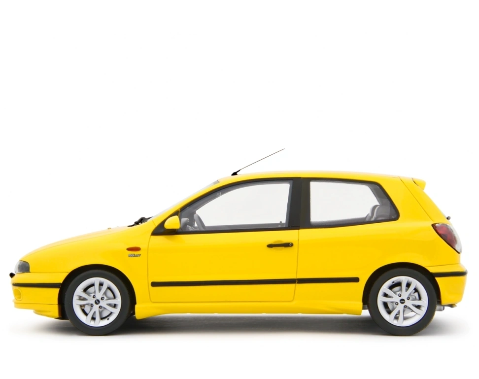 LAUDORACING - 1:18 Fiat Bravo HGT 20v 155HP 1995 Giallo Ginestra