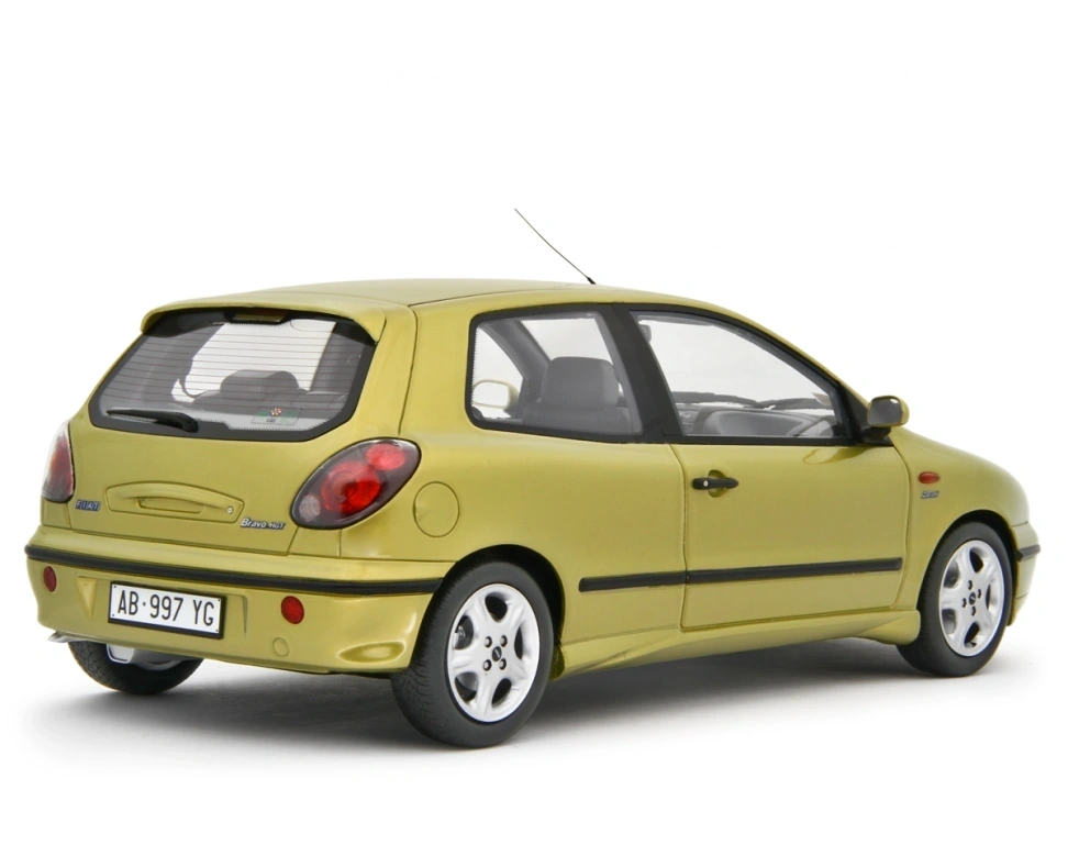 LAUDORACING - 1:18 Fiat Bravo 2.0 HGT 1995 Oro met.