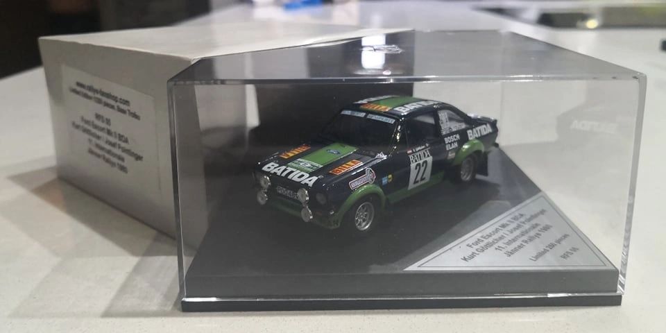 TROFEU 1:43 RFS05 - FORD ESCORT MKII Batida Janner Rally '80