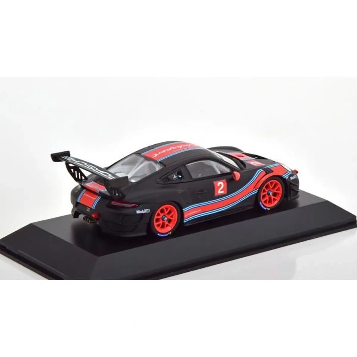 SPARK 1:43 - Porsche 991 GT2 RS Clubsport Martini
